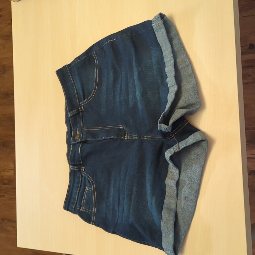 NWOT Women's jean denim shorts 1XL